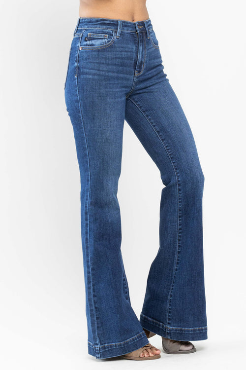 Judy Blue Wide Hem Flare Jeans (Medium Wash)